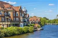 A Royal River - Holiday Inn London Shepperton